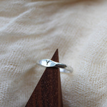 Load image into Gallery viewer, Signet Ring